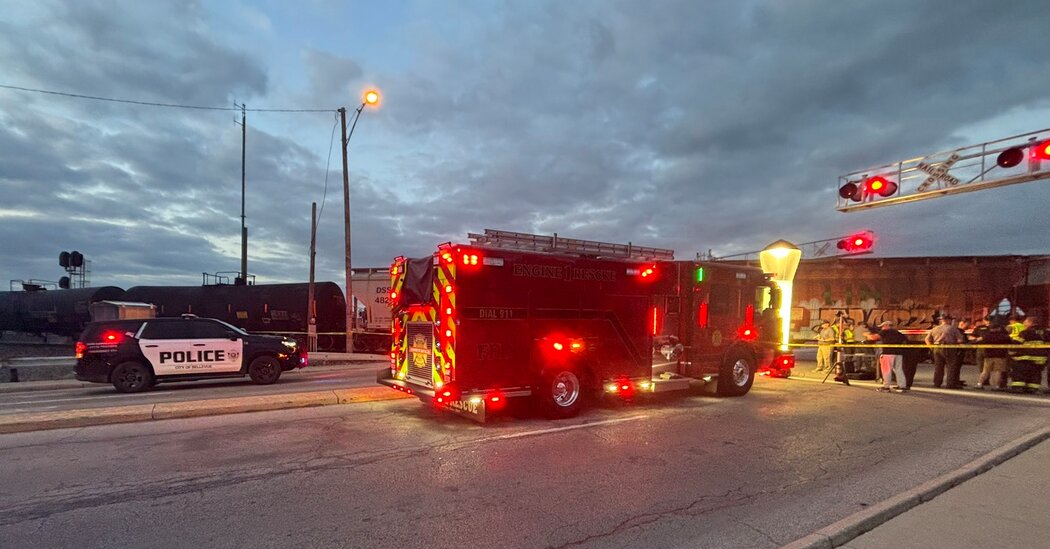 2 Dead and 1 Missing After Train Strikes Pedestrians in Ohio