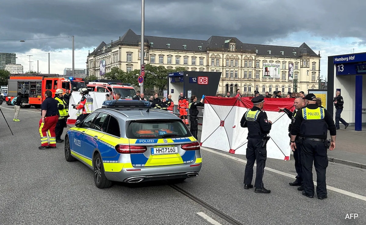 39-Year-Old Woman Arrested After Knife Attack In Germany's Hamburg