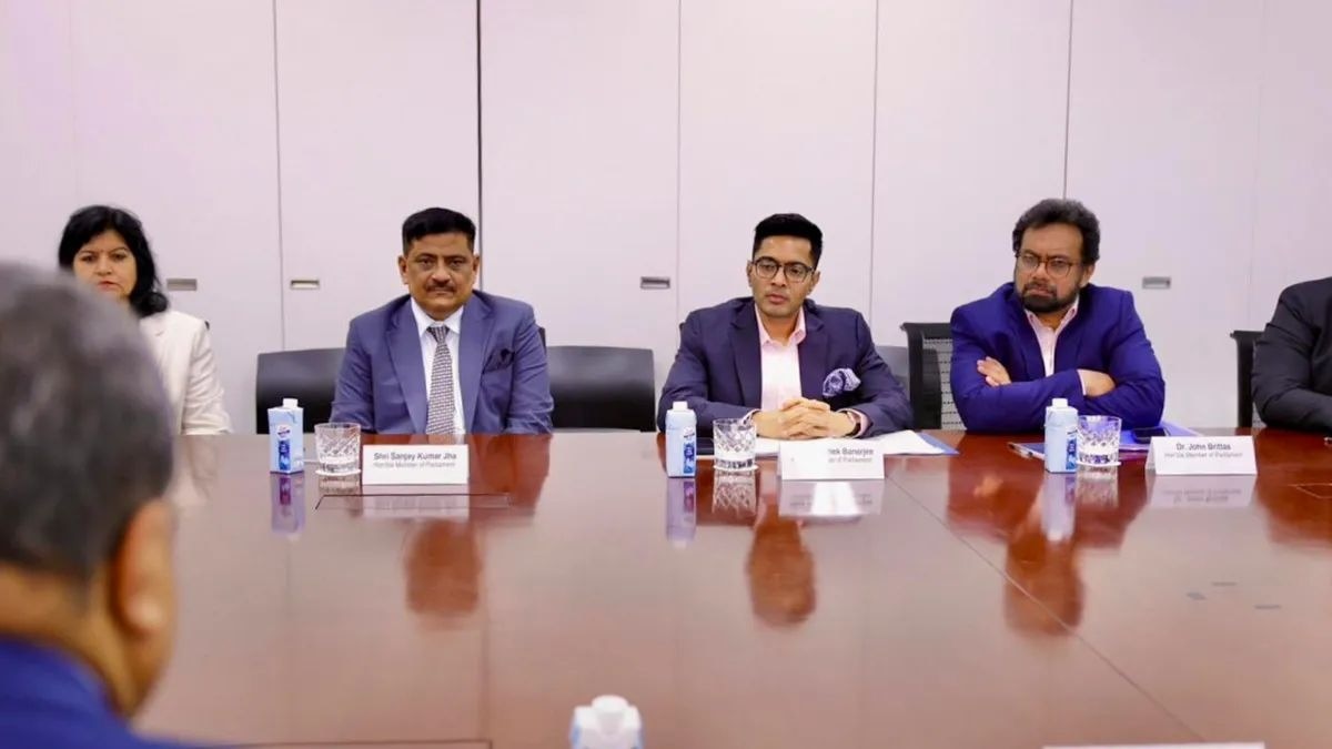 Delhis COVID Alert: Hospitals Gear Up for Possible Surge