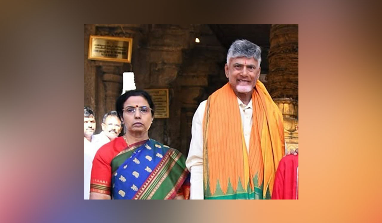 Andhra Pradesh CM Chandrababu Naidu offers prayers at Sri Gangamma Jatara in Tirupati