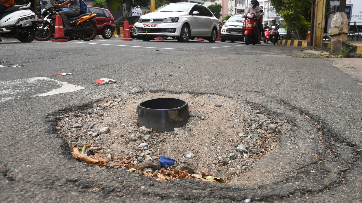 Bad road claims life in West Bengal’s Asansol