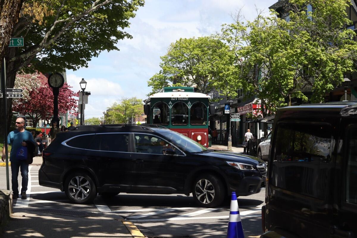 Bar Harbor’s tourist season starts with a whimper