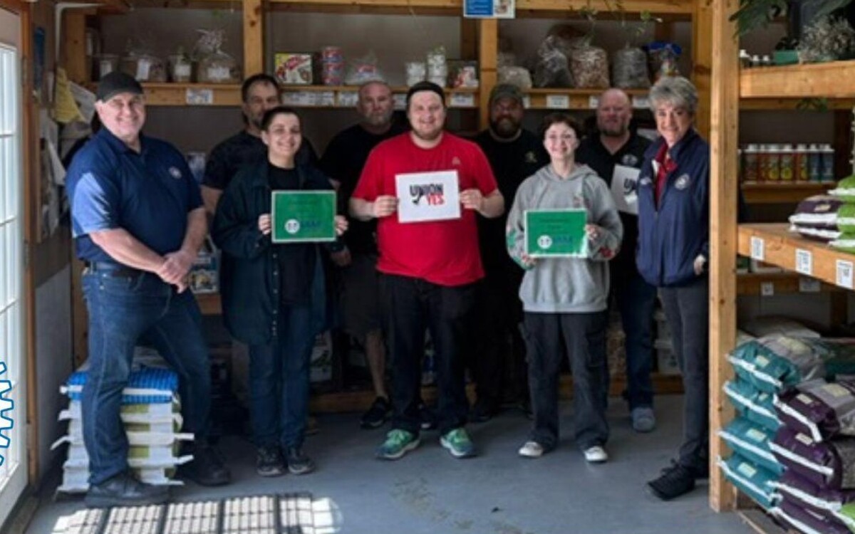 Blue Hill farm store workers ratify 1st union contract
