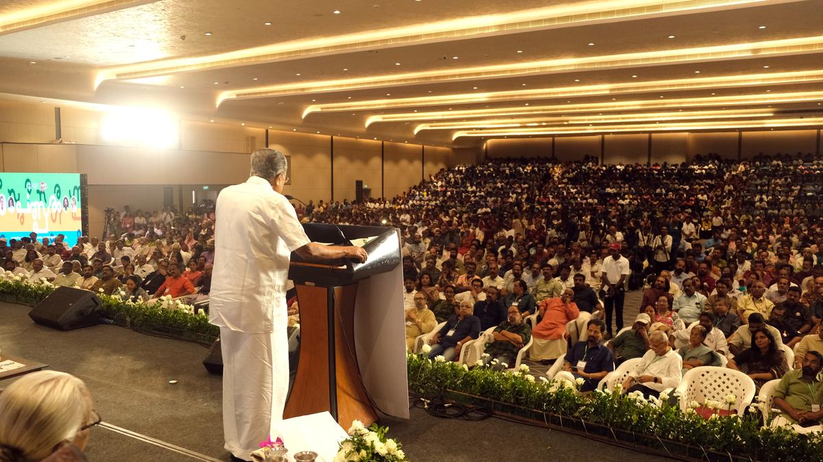 CM urges artistes, writers to champion Kerala’s cultural progress