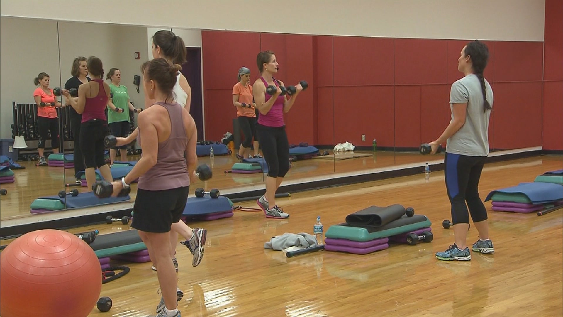 Community comes together for Uplift workout fundraiser in Speedway - Indianapolis News | Indiana Weather | Indiana Traffic