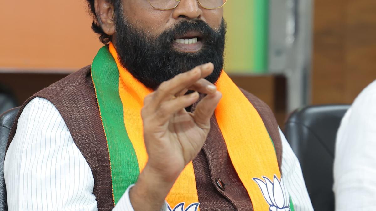 Congress leaders throwing baseless allegations at Centre, says Sriramulu