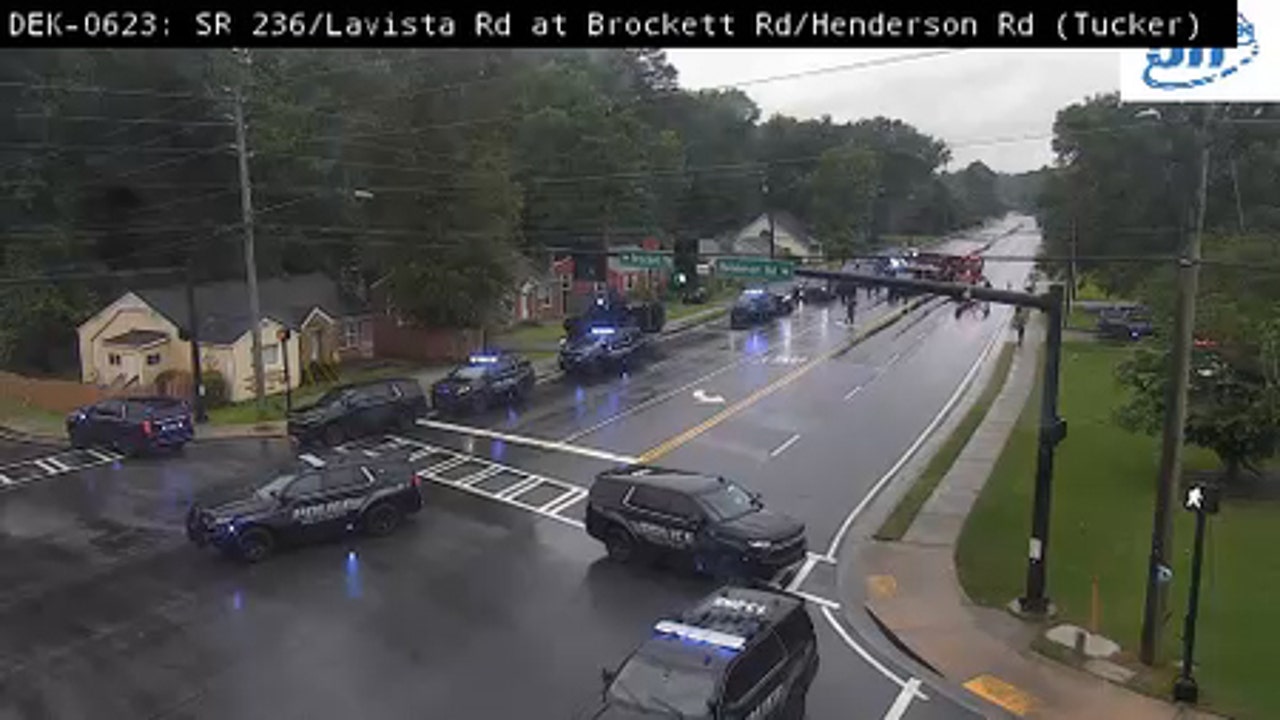 DeKalb police on scene of barricade off Lavista Road in Tucker area