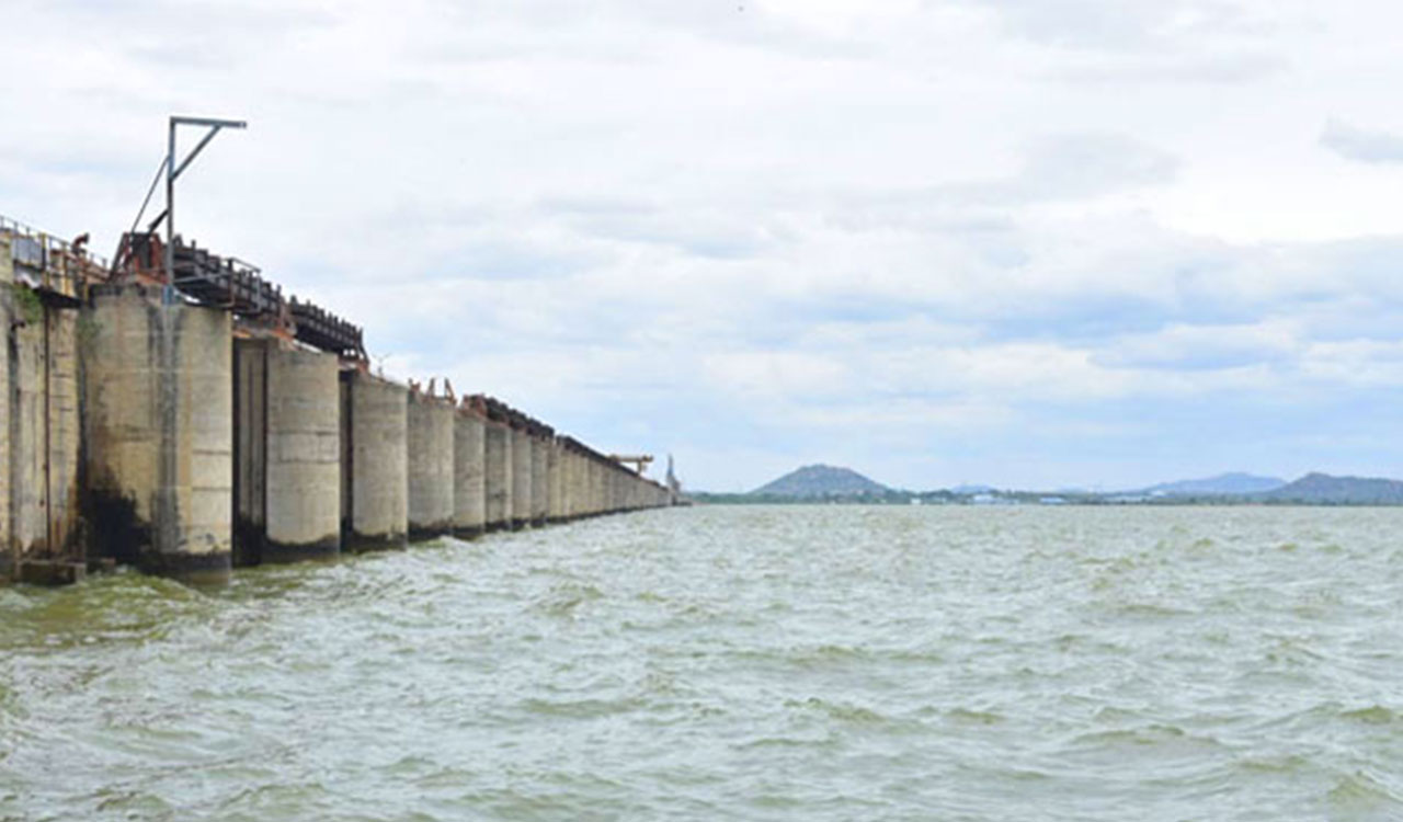 Telangana: Flood flows into Jurala and Sunkesula on the rise