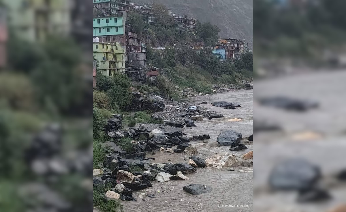 Floods Damage Vehicles, 'Yellow' Alert Issued For Multiple Districts In Himachal Pradesh