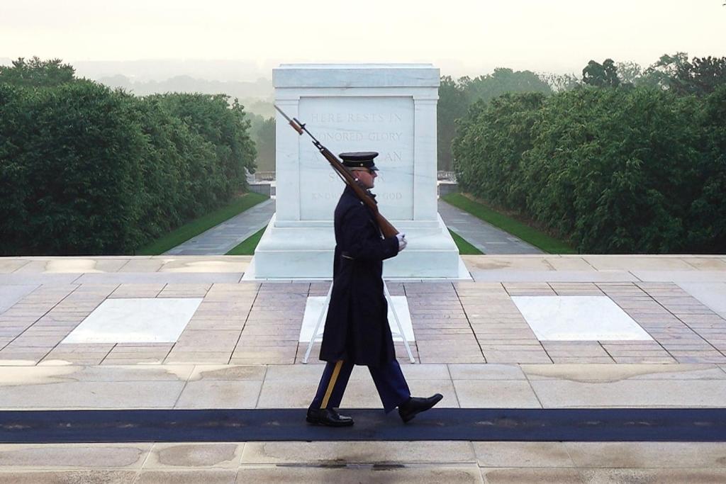 For 1 sentinel, a final walk at Arlington’s Tomb of the Unknown Soldier