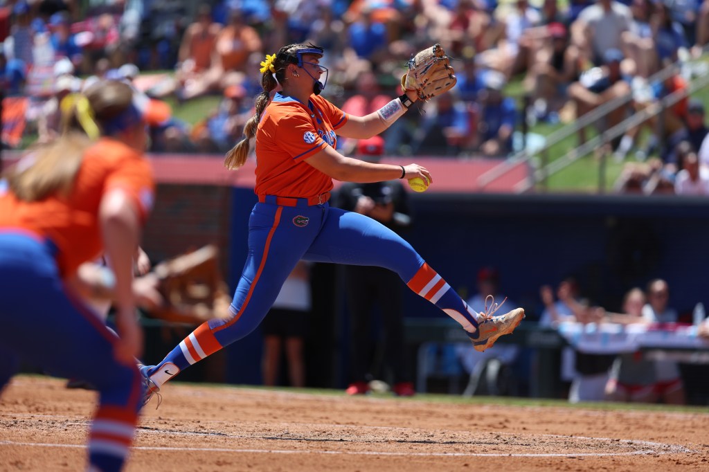 Gators fall to Georgia, force Game 3 in softball Super Regional