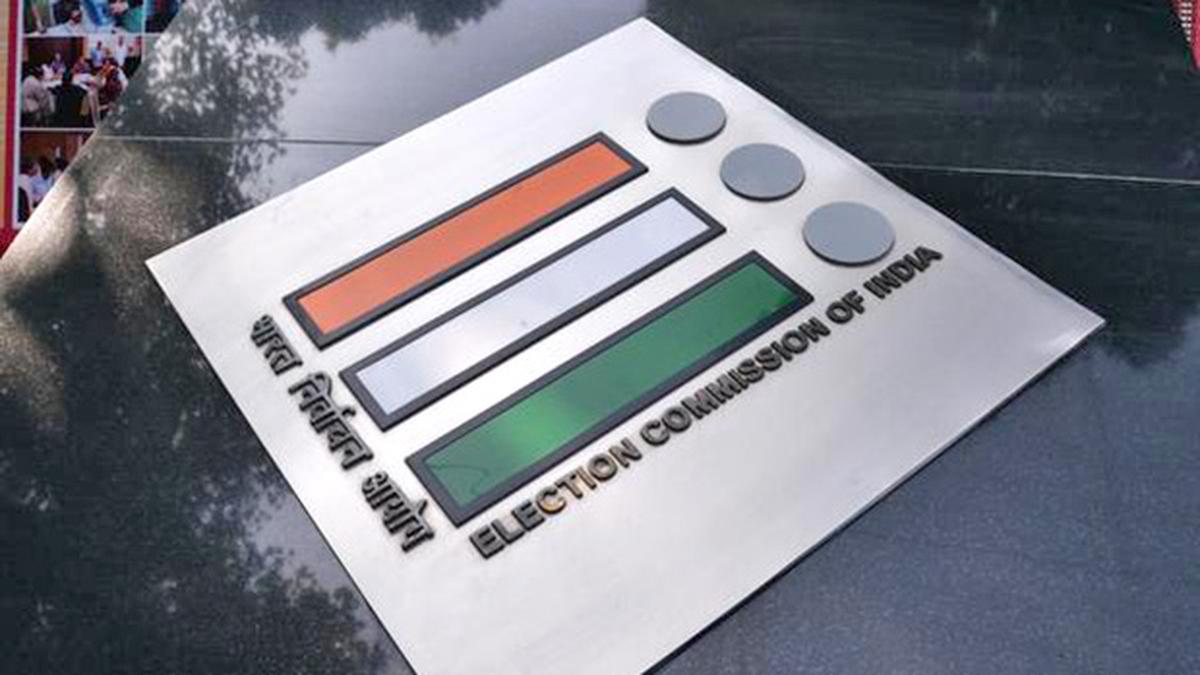 Gujarat bypolls: Visavadar seat to witness three-way fight