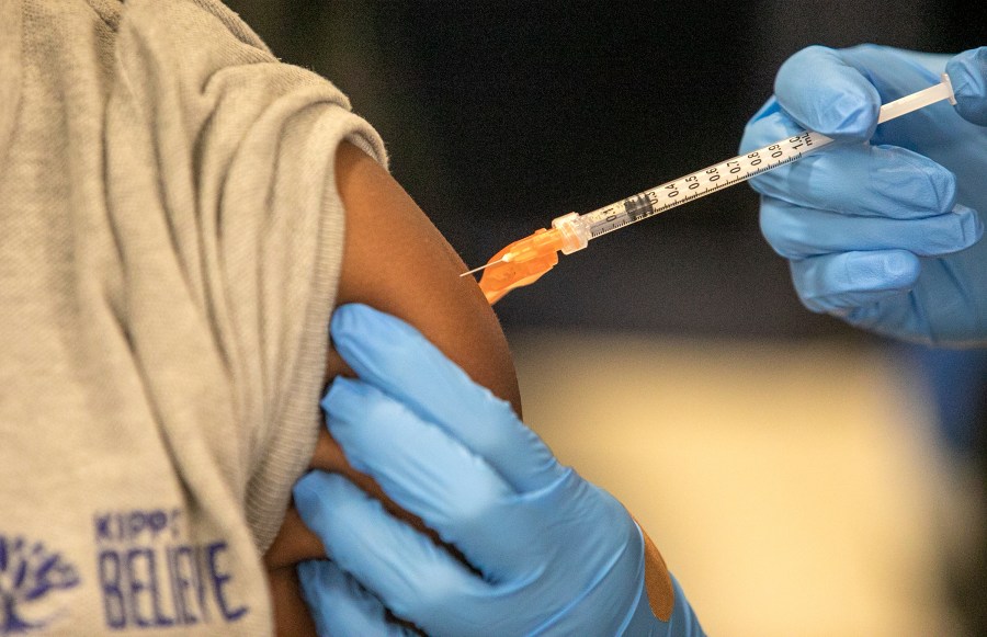Hawaii governor says new COVID vaccine recommendation could 'kill Americans'