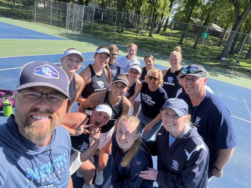 Hi-Liners Battle in Gritty EDC Run, Celebrate Doubles Crown and Semifinal Berth