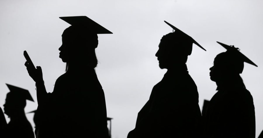 Judge sides with ACLU in lawsuit against CCSD over graduation stole ban