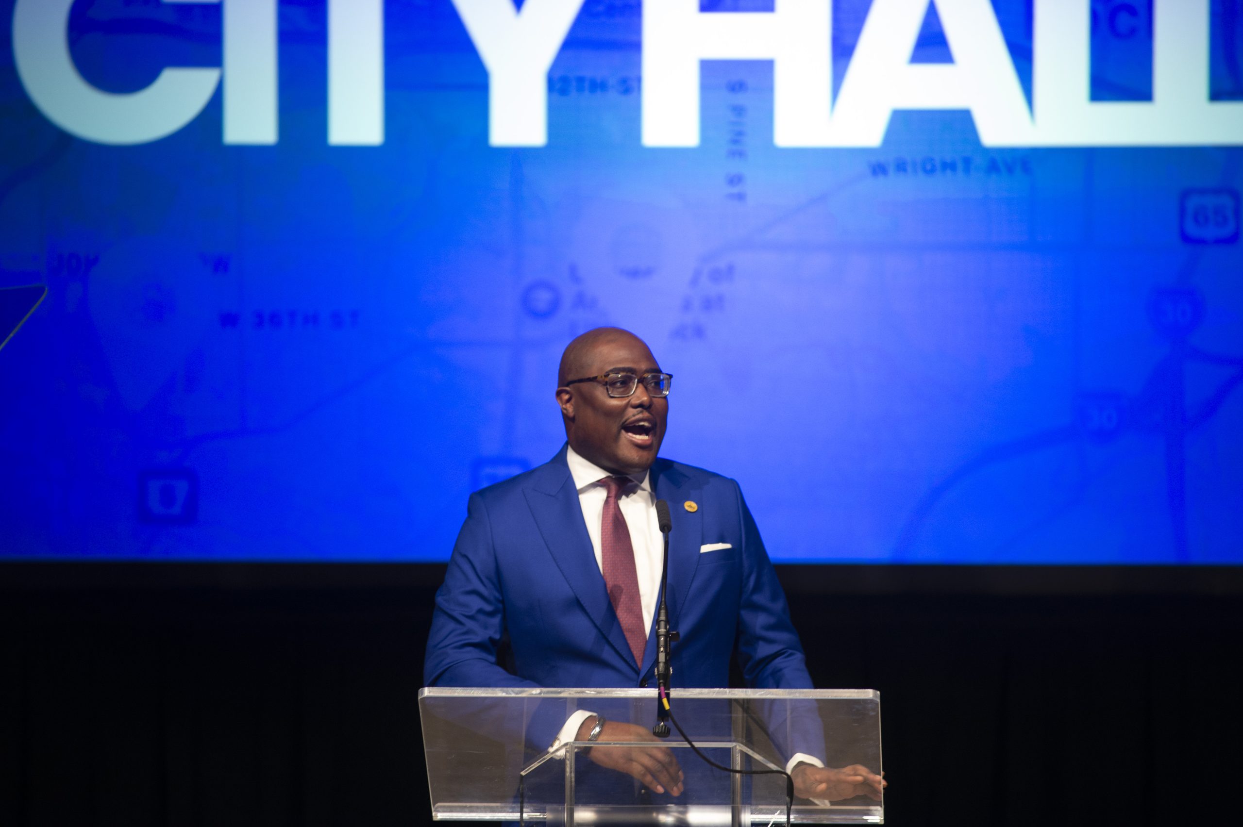 Little Rock mayor calls on city board to give public housing authority $7.5 million loan for troubled apartments