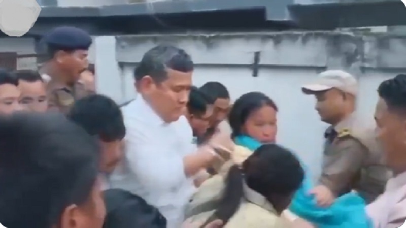 Minister Ojing Tasing escapes mob during anti-dam protest in Siang