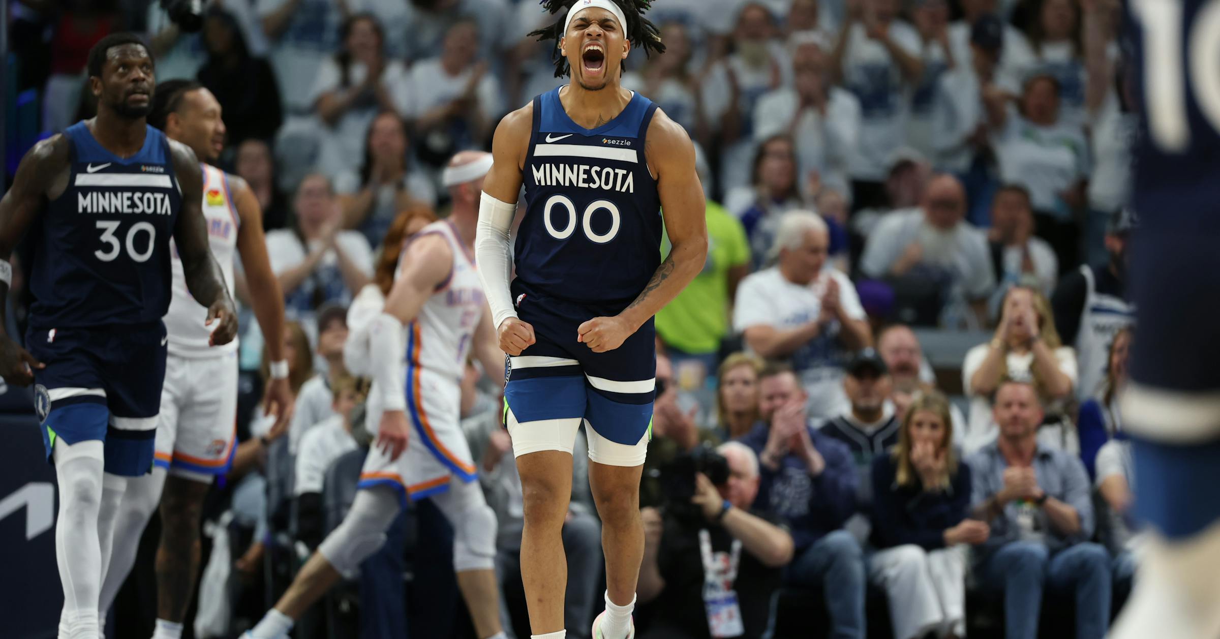 Minnesota Timberwolves and Oklahoma City Thunder in Game 3