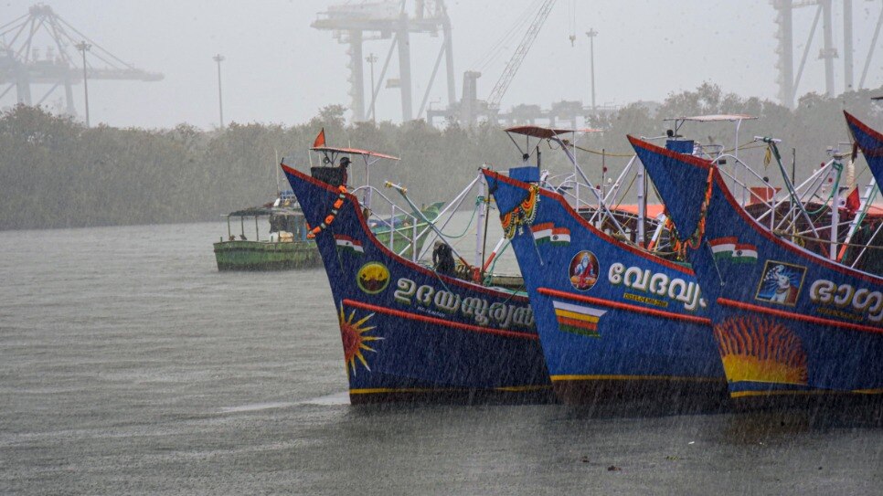 Trumps iPhone Tariff Threat: Apples Global Strategy Challenged