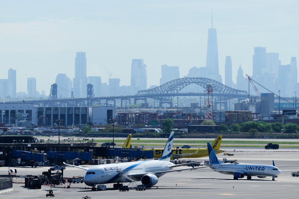 Newark Airport extends flight restrictions amid ongoing issues