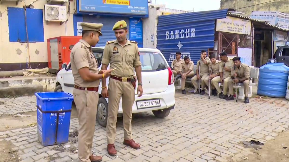 Police shot dead by criminal's associates during raid in Ghaziabad