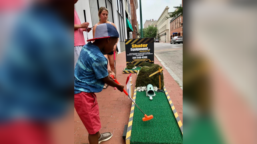 Pop-up putt-putt course opens in downtown Charleston today