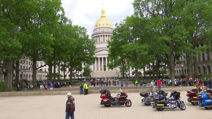 Run for the Wall stops by West Virginia Capitol