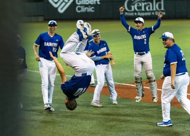 SLIDE SHOW: Raiders blank Gators to advance to region championship