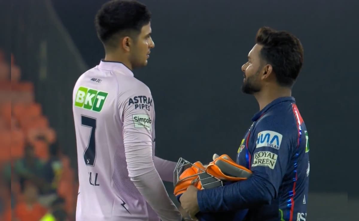 Shubman Gill's Intriguing Act During Handshake With Rishabh Pant Has Fans Talking. Watch