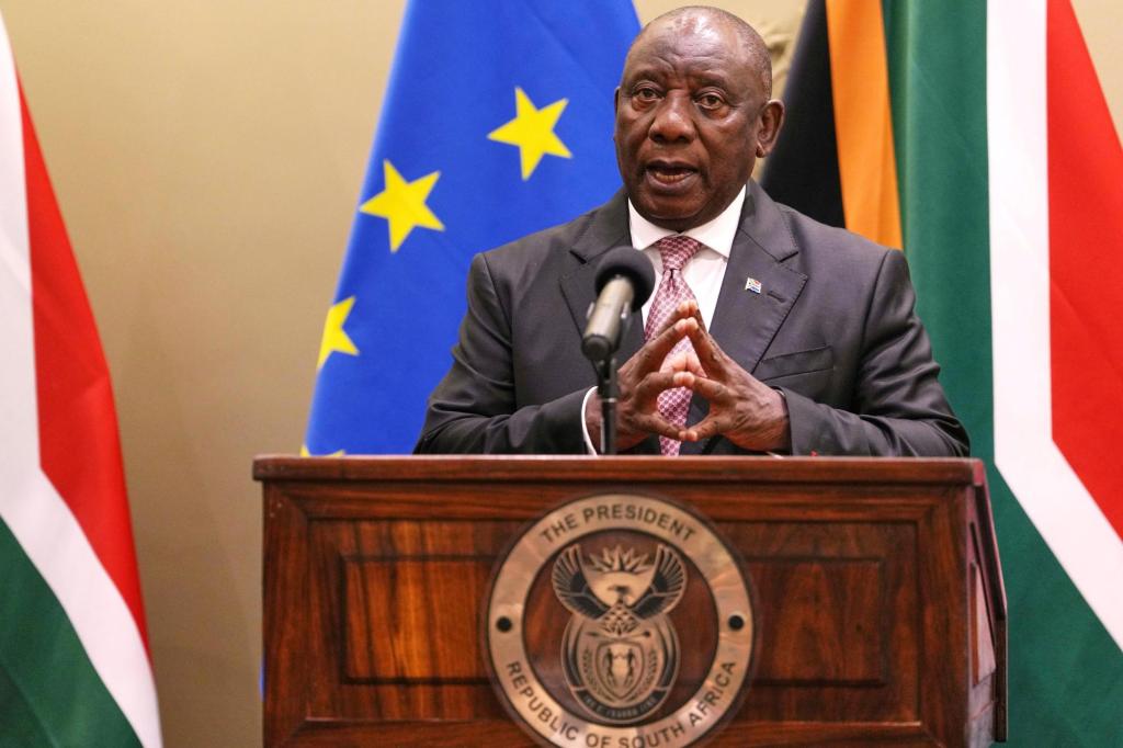 South Africa’s leader aims to salvage relationship with Trump