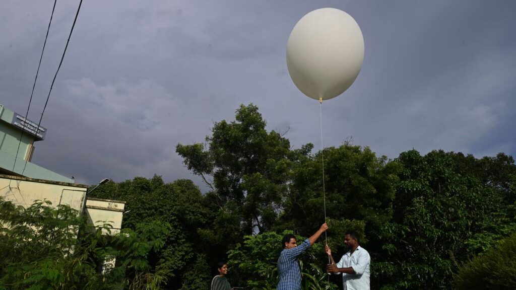 MONSOON KNOCKS ON KERALA DOOR