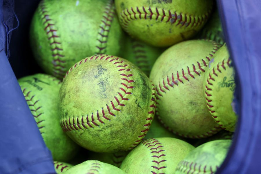 Texas drops opening super regional game to Clemson 7-4