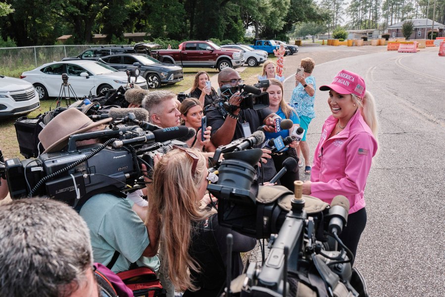 Trump pardons Julie and Todd Chrisley, reality TV stars convicted in 2022 of fraud and tax evasion