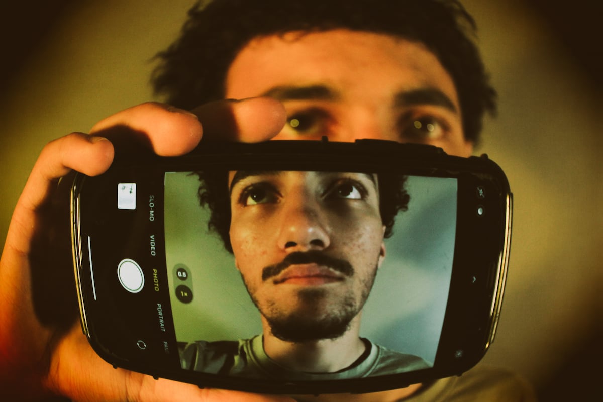 Utah teen uses social media for good