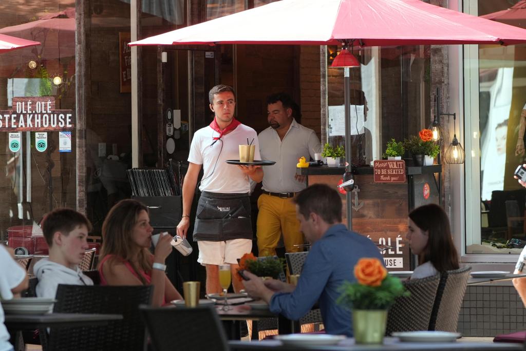 What to know about President Trump's ‘no tax on tips’ proposal