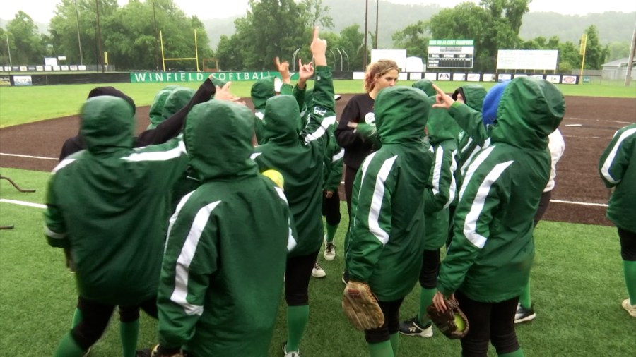 Winfield softball going for third straight state title