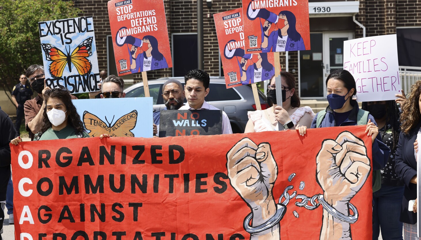 As Trump threatens more deportations, Chicago advocates prepare