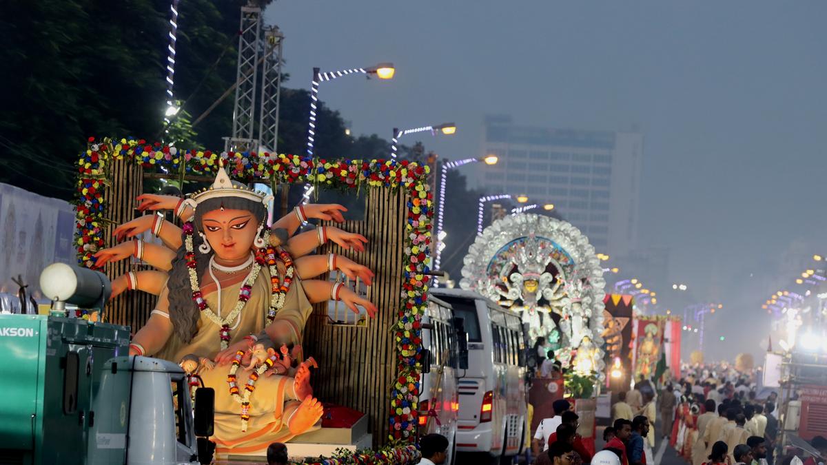 BJP leader, Kolkata Police spar over Durga Puja notice