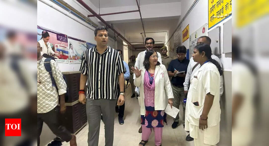 DM inspects SNC Hosp & Dist Women Hospital | Prayagraj News