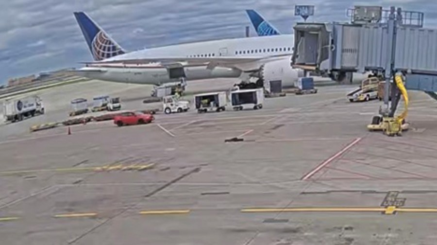 DoorDasher drives onto tarmac Chicago's O'Hare Airport, exposing security flaw