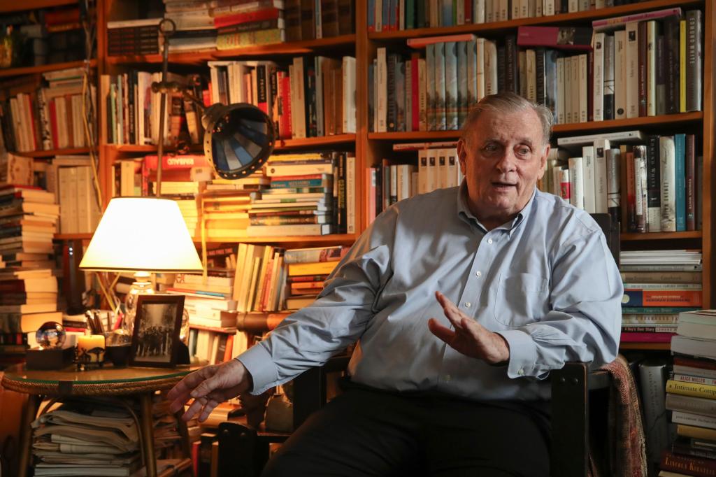 Edmund White dies; author was a pioneer of gay literature