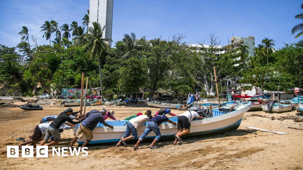 Hurricane Erick 'extremely dangerous' as it nears Mexico