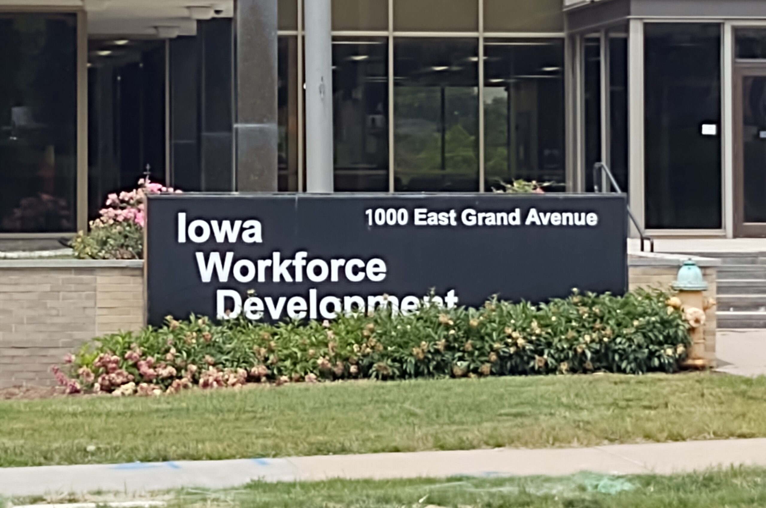 May unemployment up slightly in Iowa as more women return to work