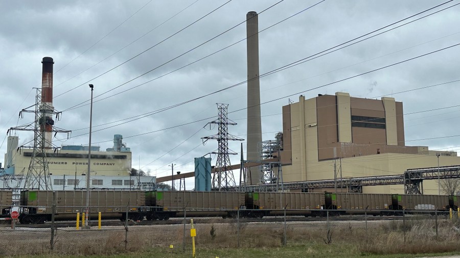Michigan, environmental groups challenge federal order to keep power plant open