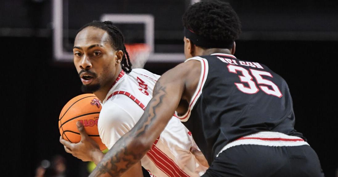 Quannas White, staff begin building team's culture on court | UL Ragin' Cajuns
