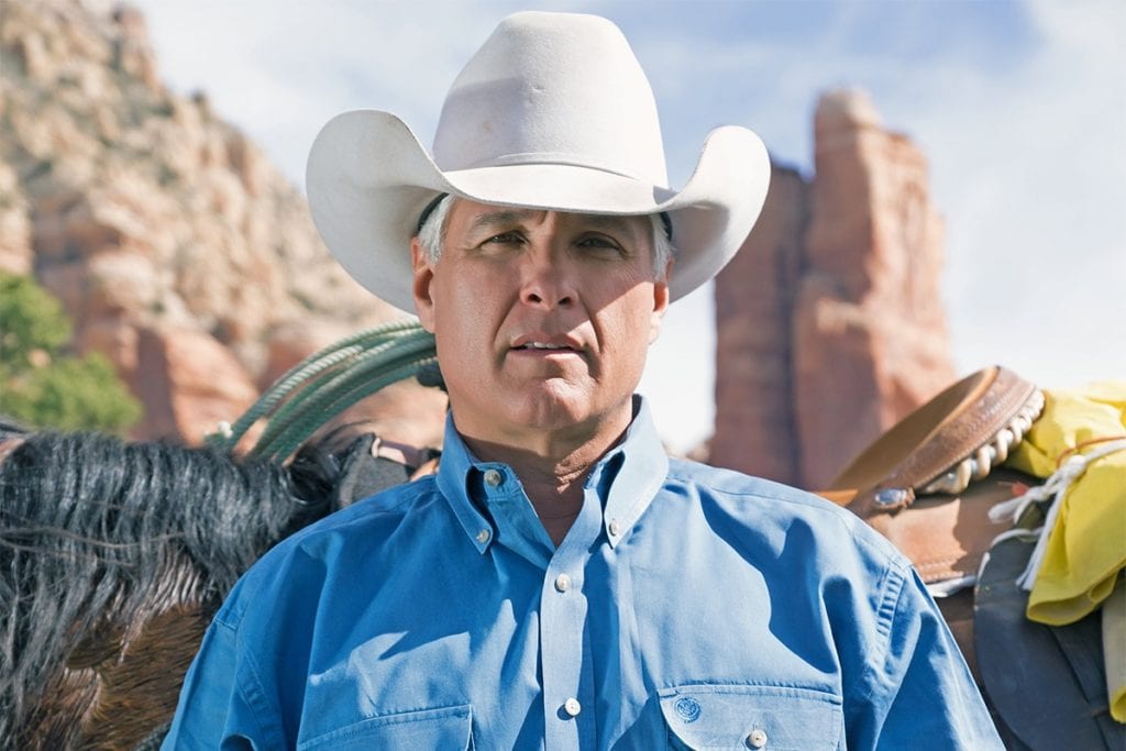 Renowned Wyoming sculptor Chris Navarro creates new bronze piece for Wyoming Rescue Mission event