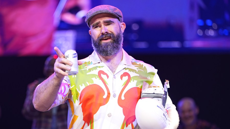 Retired football star Jason Kelce gives shoutout to 'incredible' Oregon restaurant