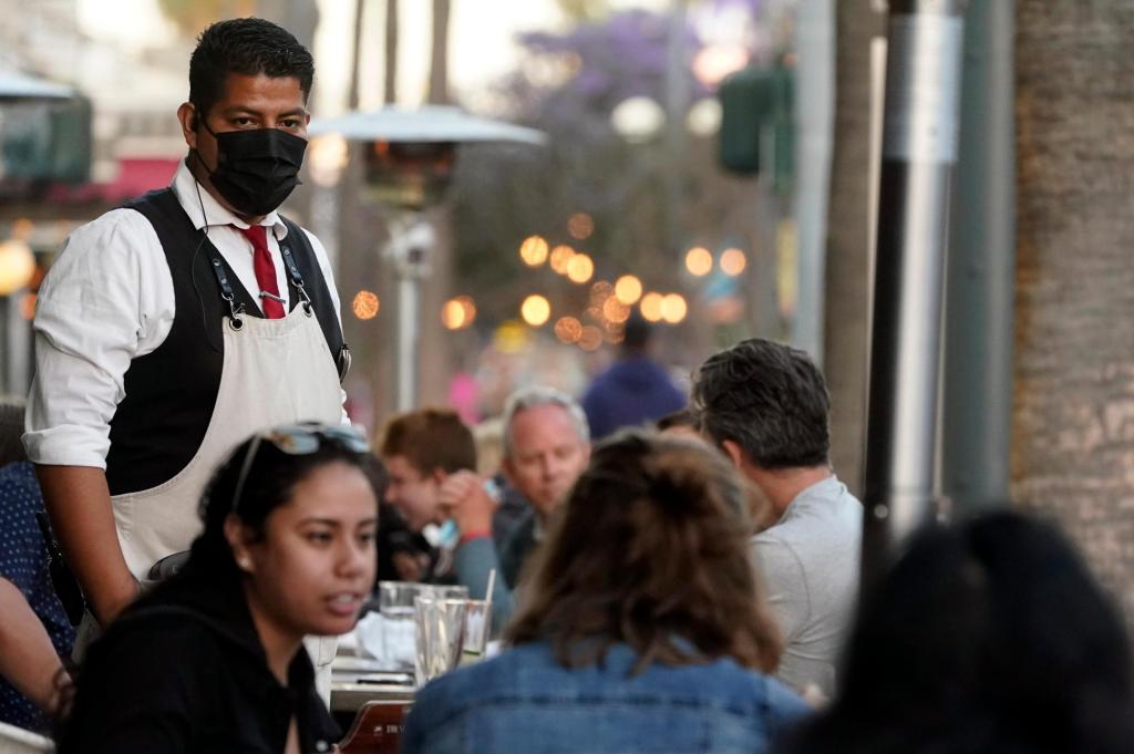 Some servers oppose Republicans’ ‘no tax on tips’ proposal