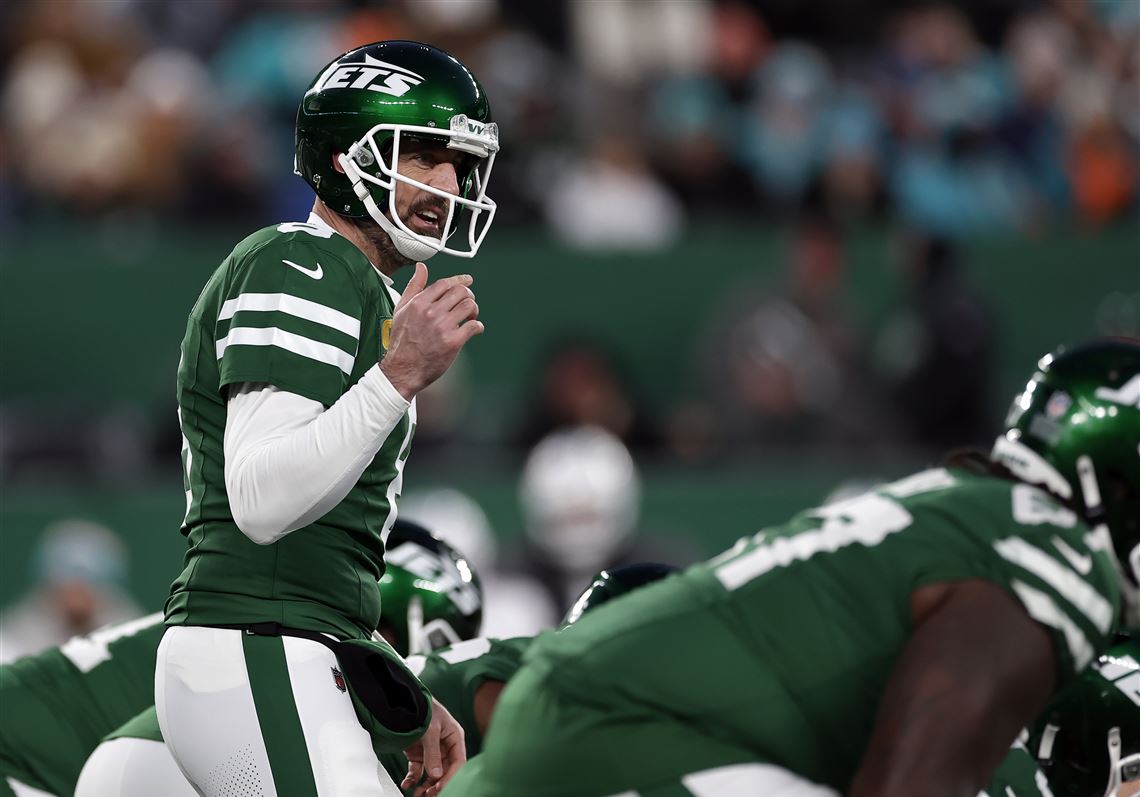 Steelers officially sign Aaron Rodgers, who will make $10M guaranteed on 1-year deal