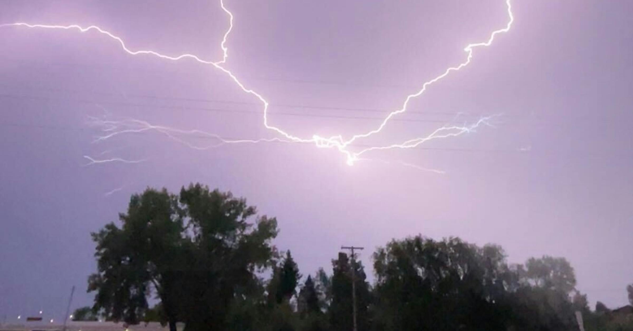 Storm causes 3 deaths in North Dakota, power outages in northern Minnesota